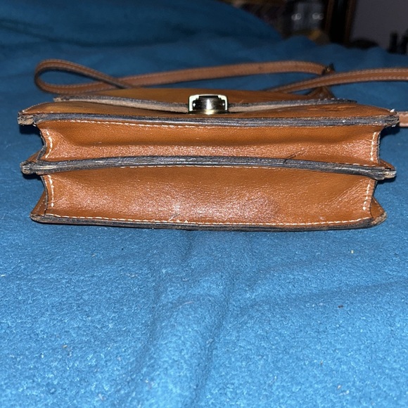 Vintage Rare Find Patricia Nash Tan Leather purse. Style #P57801 - Picture 5 of 14